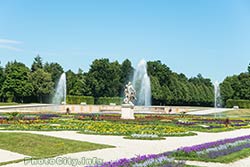 Фонтаны в парке дворцового комплекса Шлайсхайм