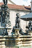 Мюнхен. Бронзовый фонтан Wittelsbacher, статуя Гефеста