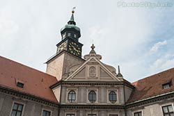 Часы на башне Мюнхенской резиденции (Rezidenz Munchen)