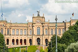 Земельный парламент Баварии и фонд Максимилианеум