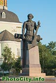 Памятник Никите Демидову в городе Туле