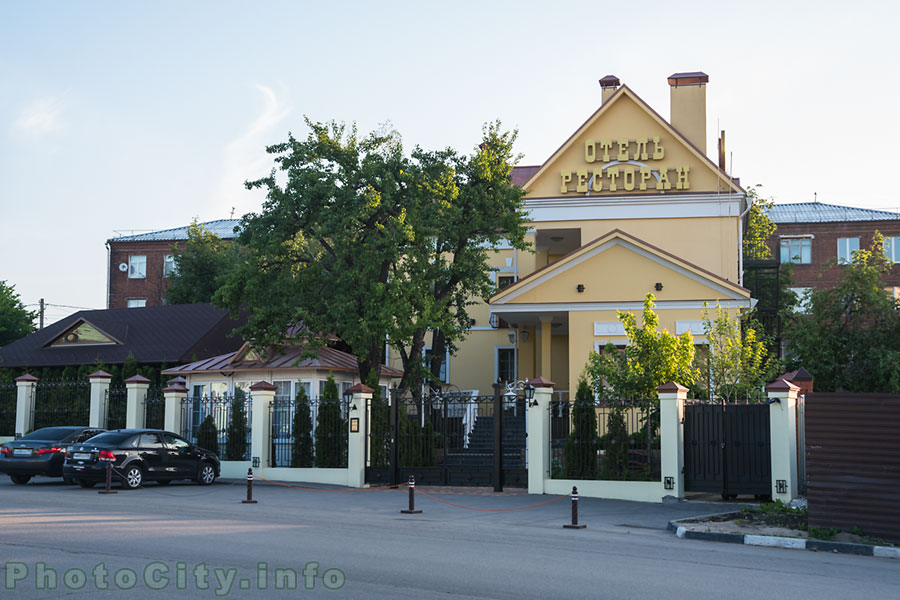 Город Тула. Оружейный переулок, отель - ресторан